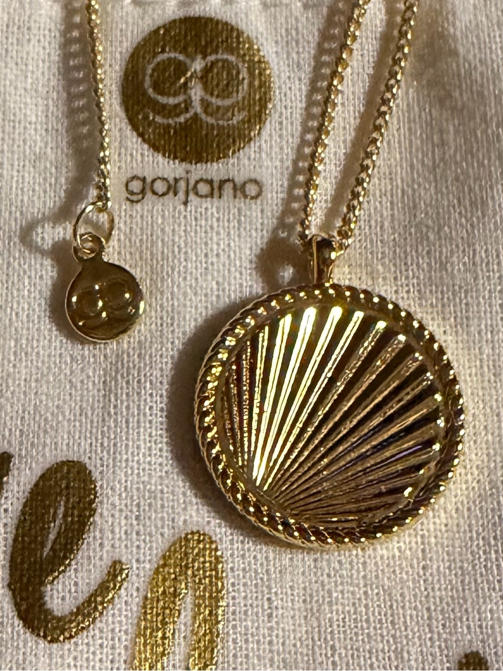 🐚Gorjana Gold Shell Pendant Necklace